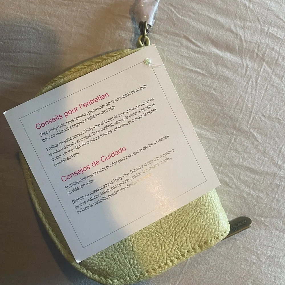 NWT Thirty-one Half-moon Card Wallet - Picture 2 of 4